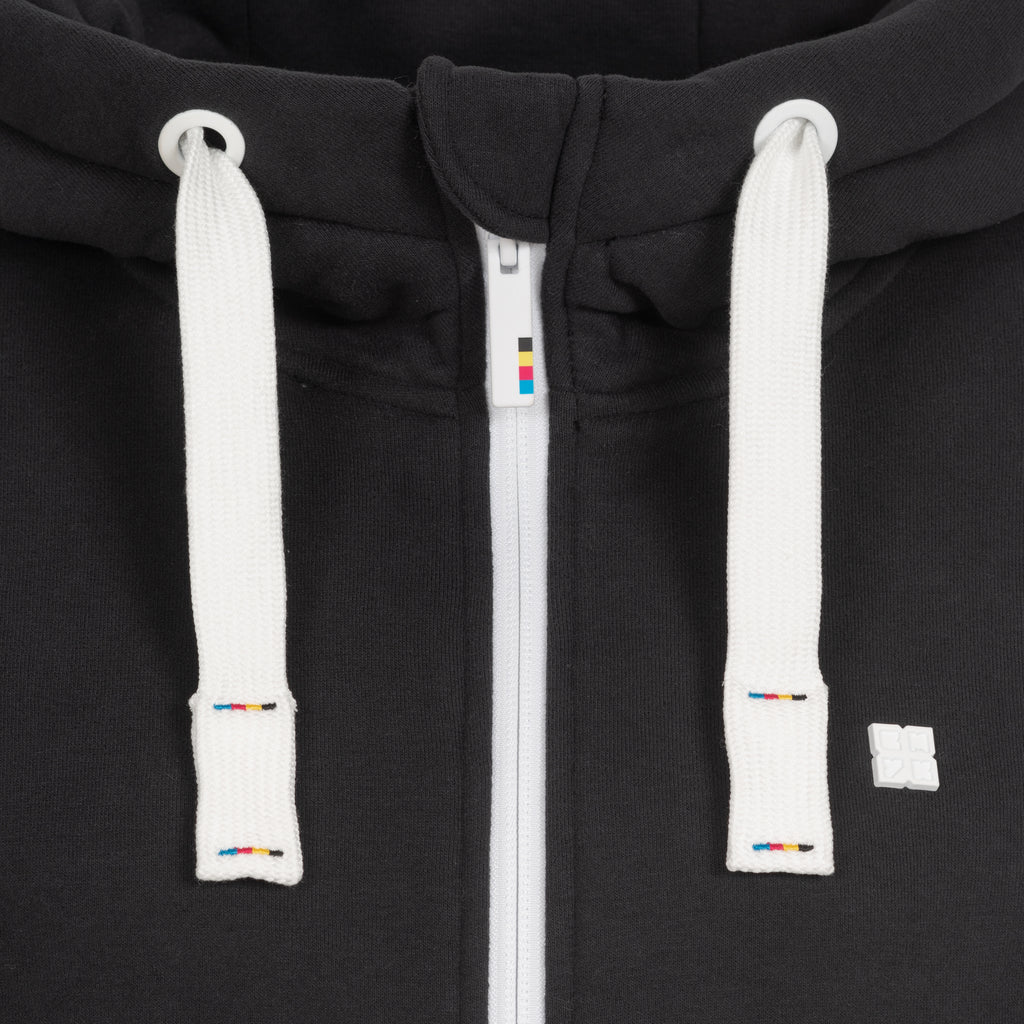 DEPROC FINJA II Sweatjacke in schwarz, Kapuzendetail